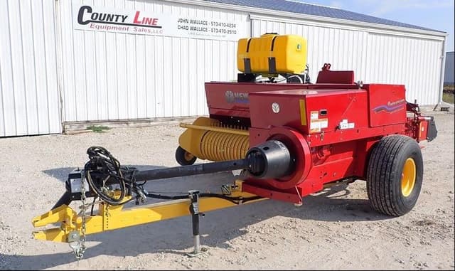 Image of New Holland Hayliner 275 Plus equipment image 1