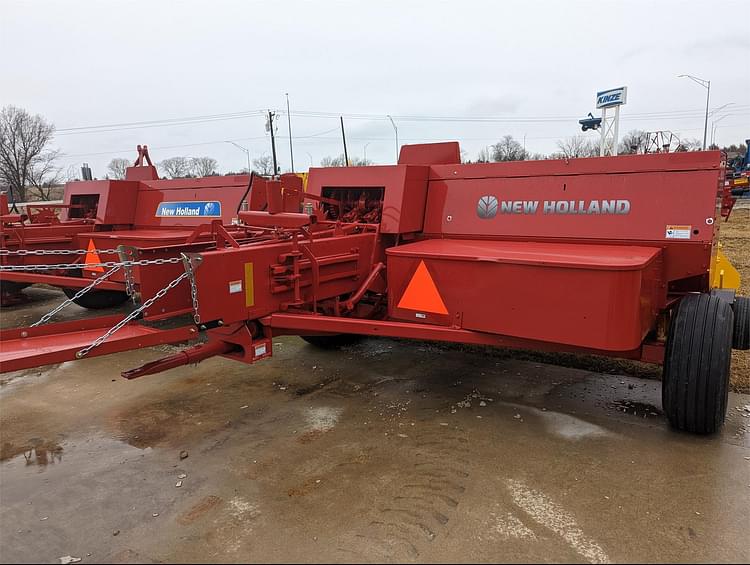 2023 New Holland Hayliner 275 Plus Equipment Image0