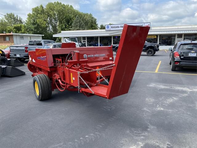 Image of New Holland Hayliner 275 Plus equipment image 4