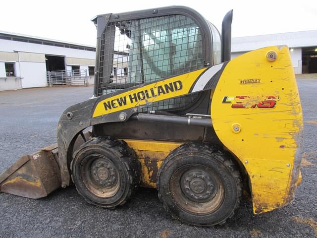 Image of New Holland L316 equipment image 2