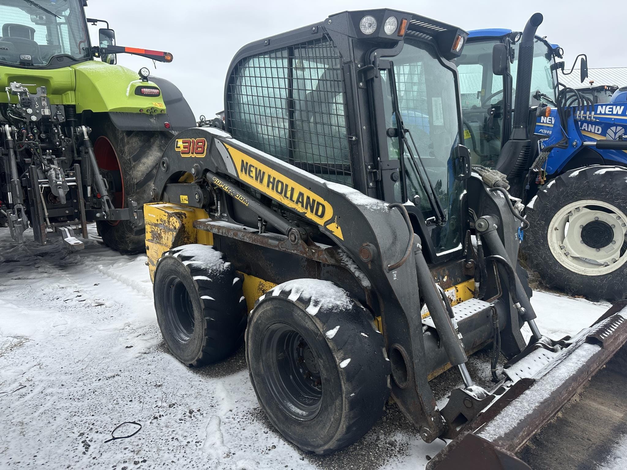 2023 New Holland L318 Equipment Image0