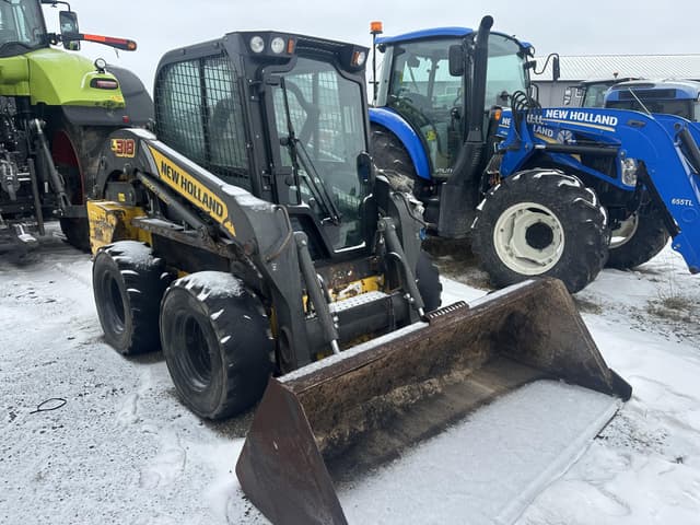 Image of New Holland L318 equipment image 1