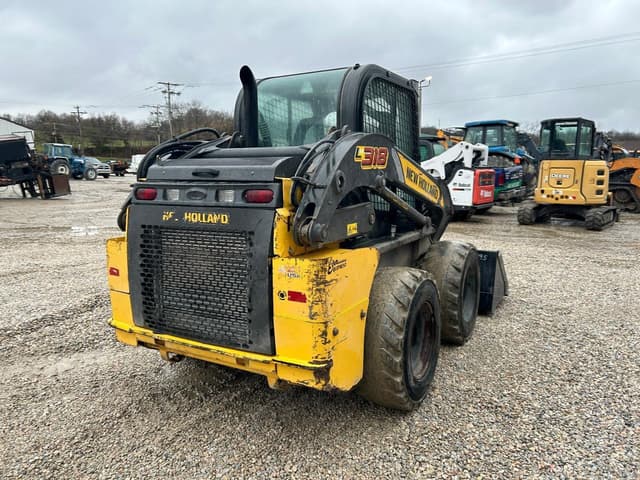 Image of New Holland L318 equipment image 3