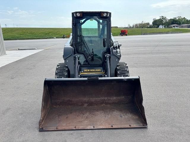 Image of New Holland L318 equipment image 4