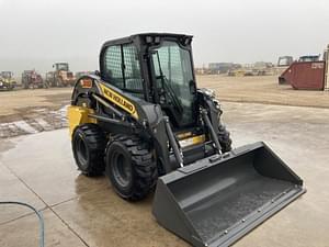 2023 New Holland L318 Image