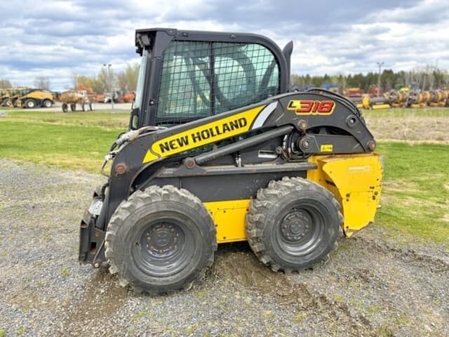 Image of New Holland L318 equipment image 4