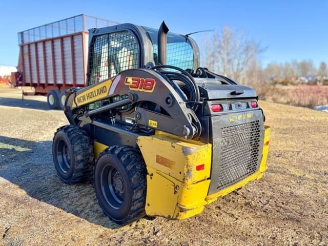 Image of New Holland L318 equipment image 4
