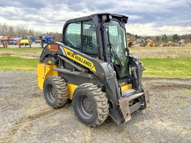 Image of New Holland L318 equipment image 2