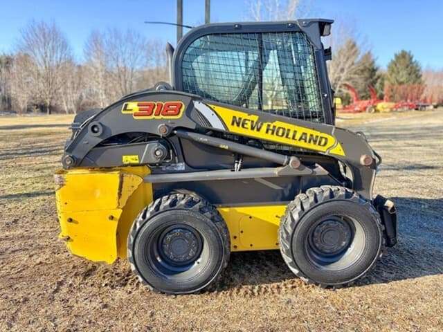 Image of New Holland L318 equipment image 3