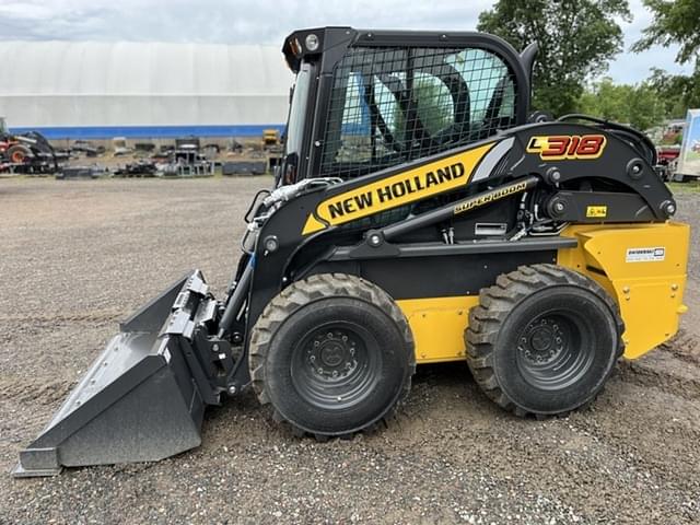 Image of New Holland L318 equipment image 2
