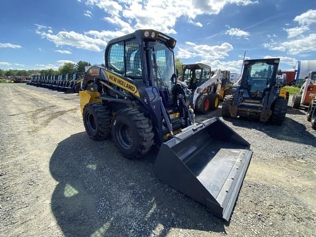 Image of New Holland L318 equipment image 1