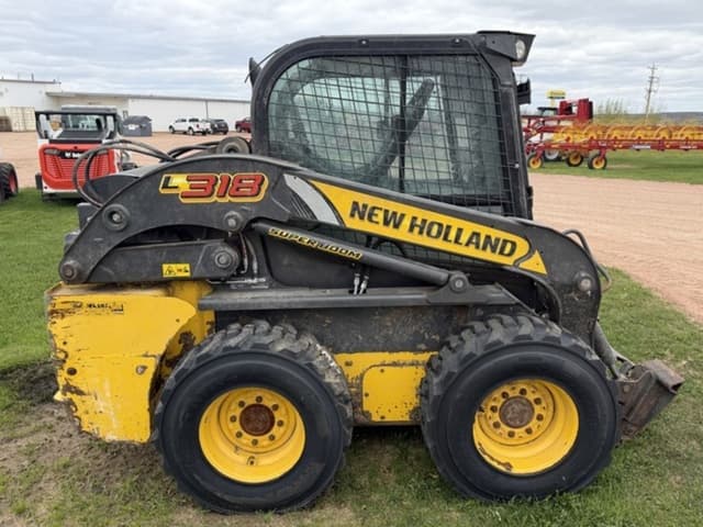 Image of New Holland L318 equipment image 3
