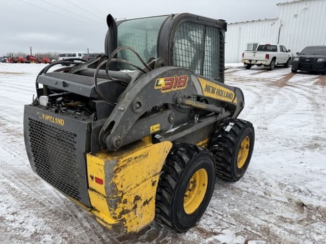 Image of New Holland L318 equipment image 4