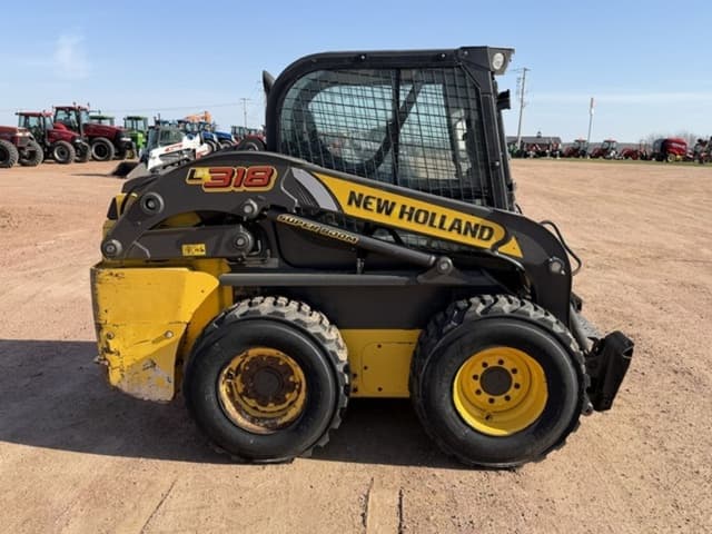 Image of New Holland L318 equipment image 3