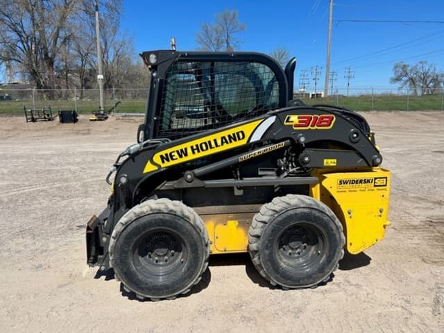 Image of New Holland L318 equipment image 1