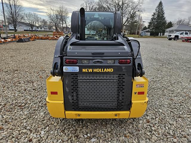 Image of New Holland L320 equipment image 3