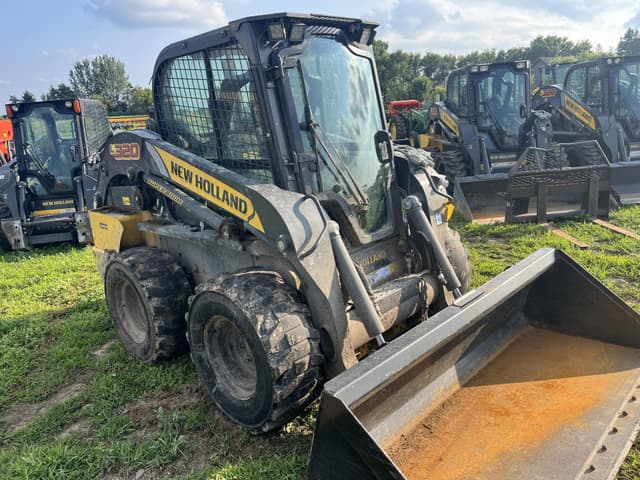 Image of New Holland L320 equipment image 4