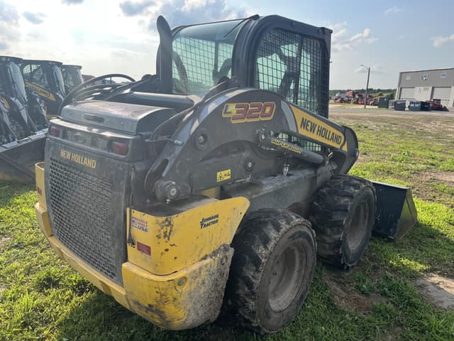 Image of New Holland L320 equipment image 3