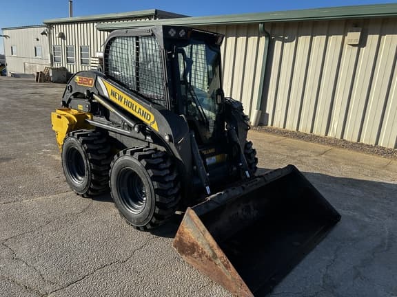 Image of New Holland L320 equipment image 4