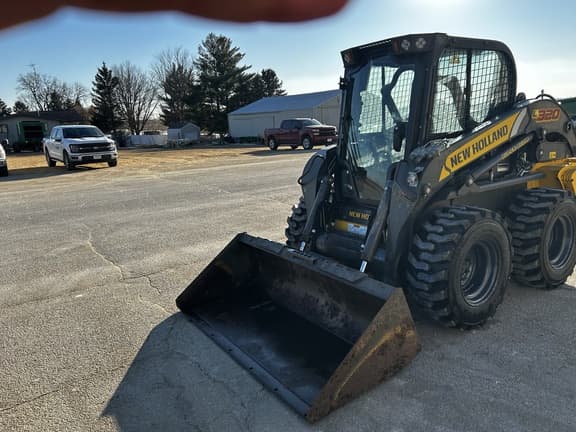 Image of New Holland L320 equipment image 3