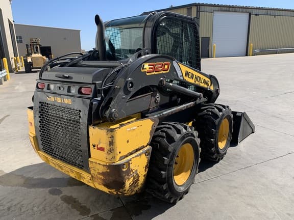 Image of New Holland L320 equipment image 2