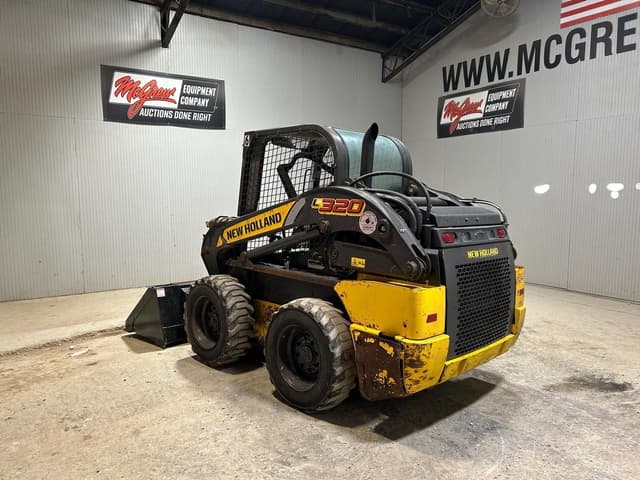 Image of New Holland L320 equipment image 1