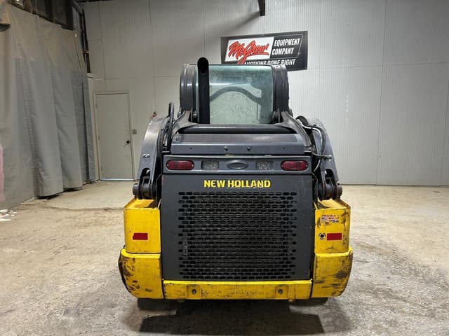 Image of New Holland L320 equipment image 2