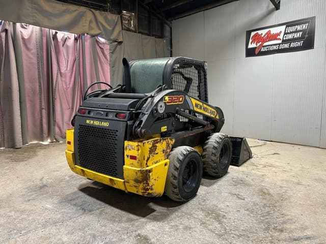 Image of New Holland L320 equipment image 3