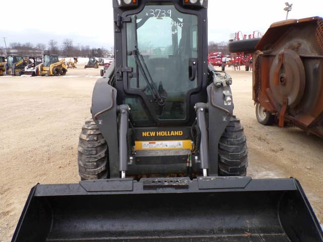 Image of New Holland L320 equipment image 2