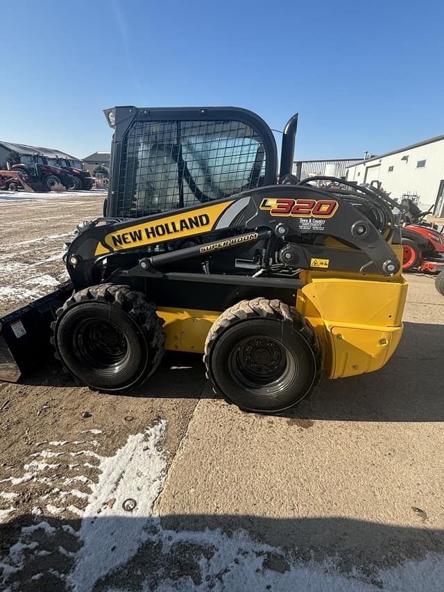 Image of New Holland L320 equipment image 3