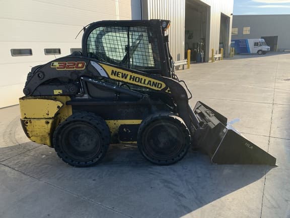 Image of New Holland L320 equipment image 1