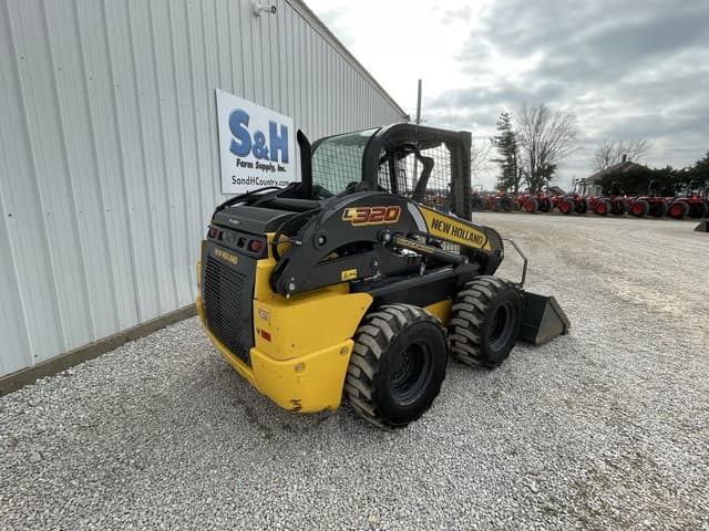 Image of New Holland L320 equipment image 3
