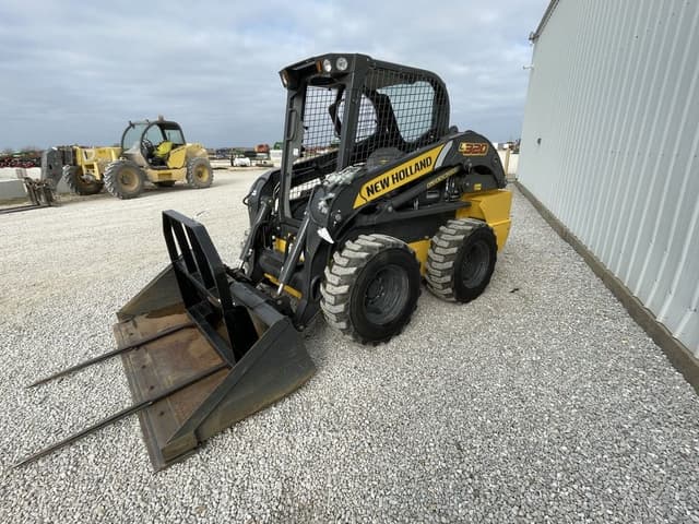 Image of New Holland L320 equipment image 1