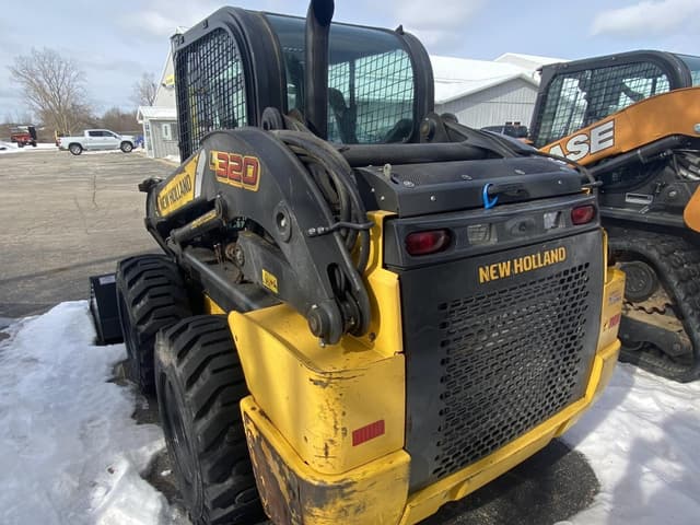 Image of New Holland L320 equipment image 4