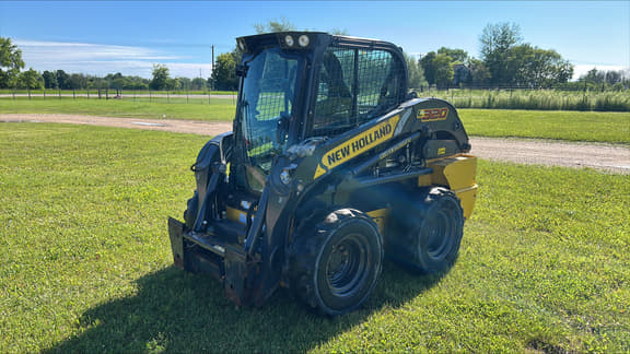 Image of New Holland L320 equipment image 2