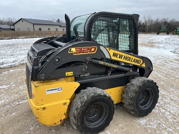 Image of New Holland L320 equipment image 3