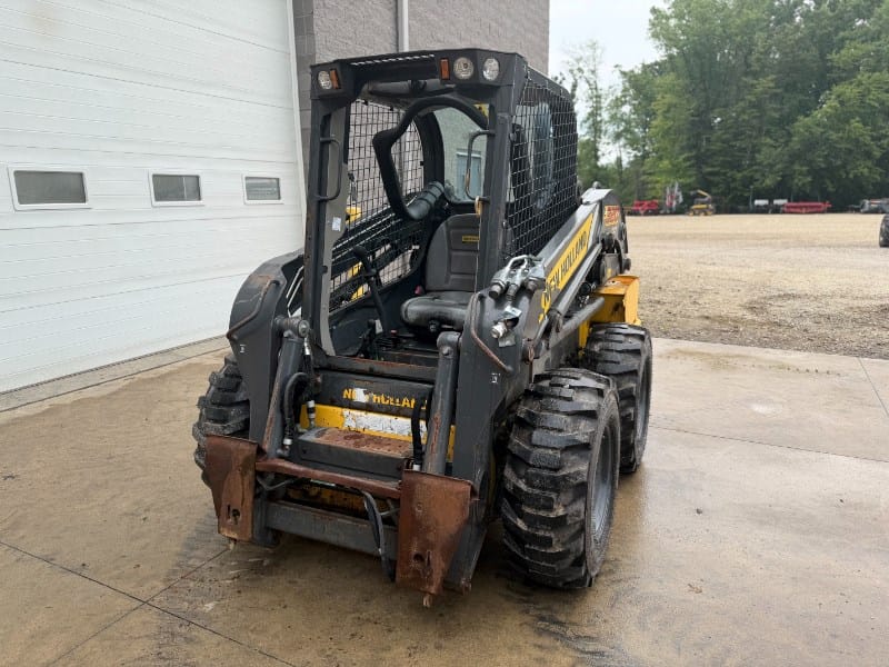 2023 New Holland L320 Equipment Image0