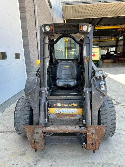 Image of New Holland L320 equipment image 3