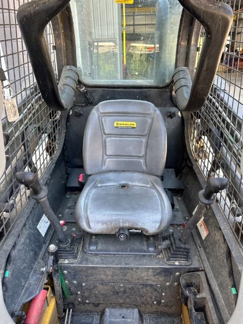 Image of New Holland L320 equipment image 4