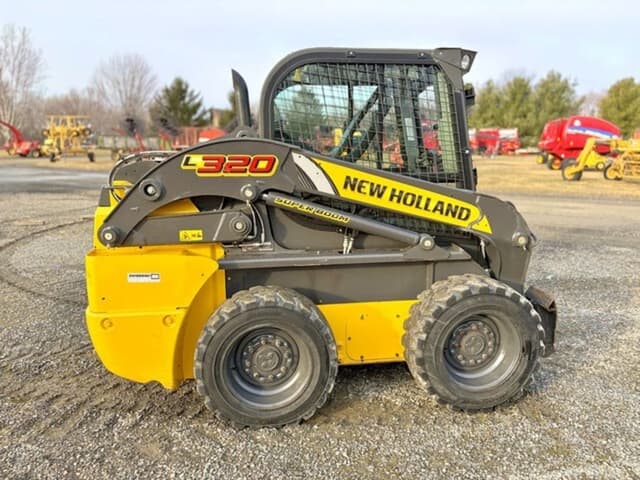 Image of New Holland L320 equipment image 3