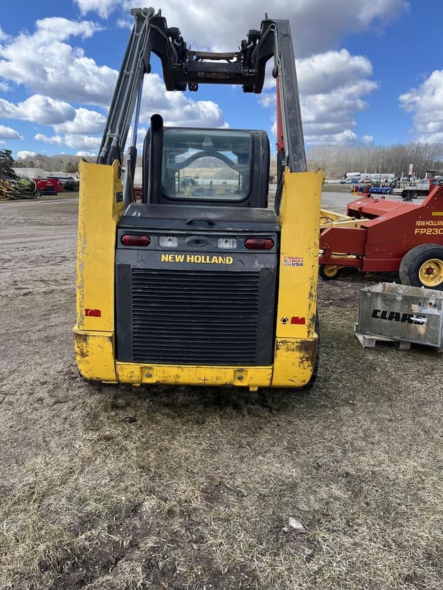 Image of New Holland L321 equipment image 3