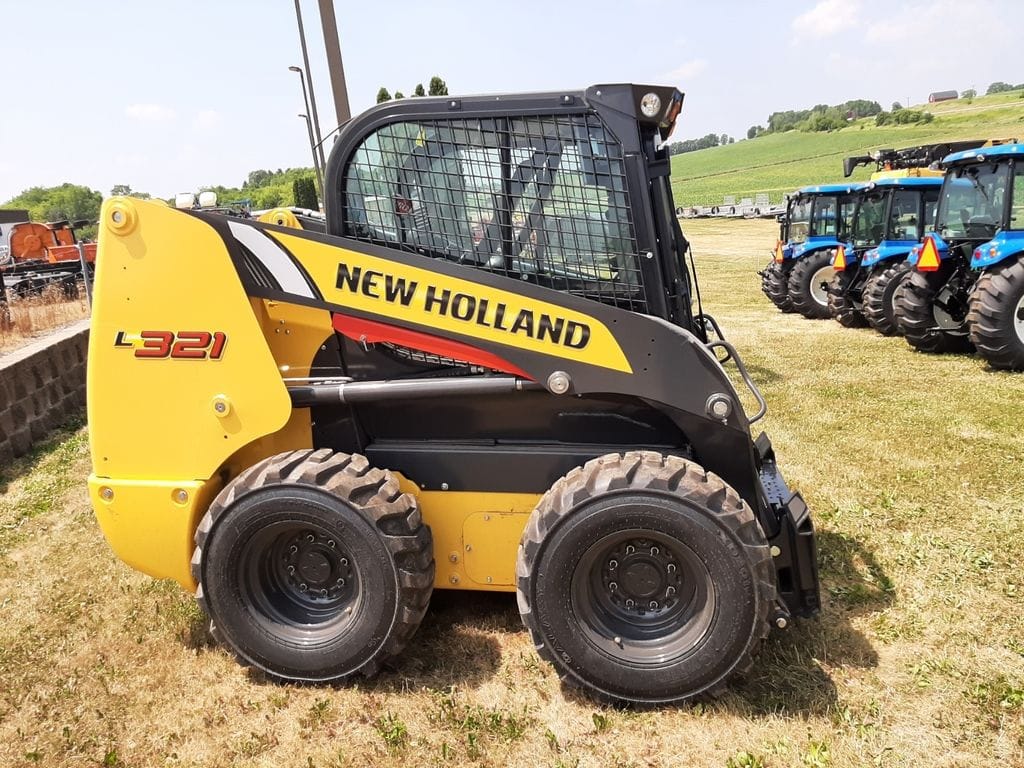 Main image New Holland L321
