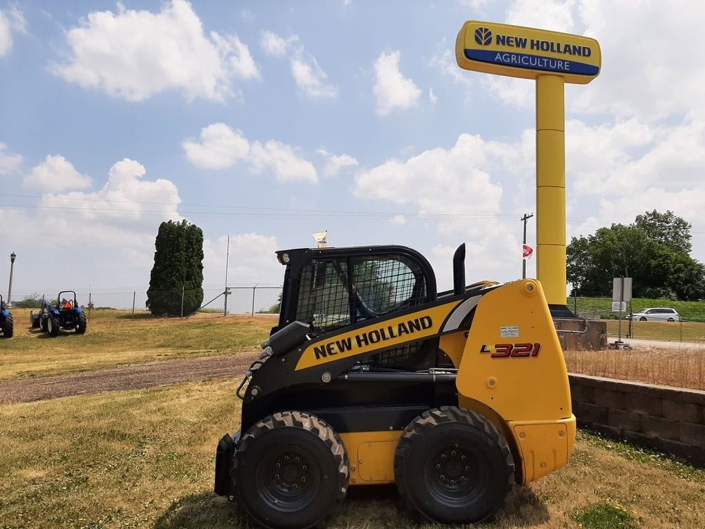 2023 New Holland L321 Equipment Image0