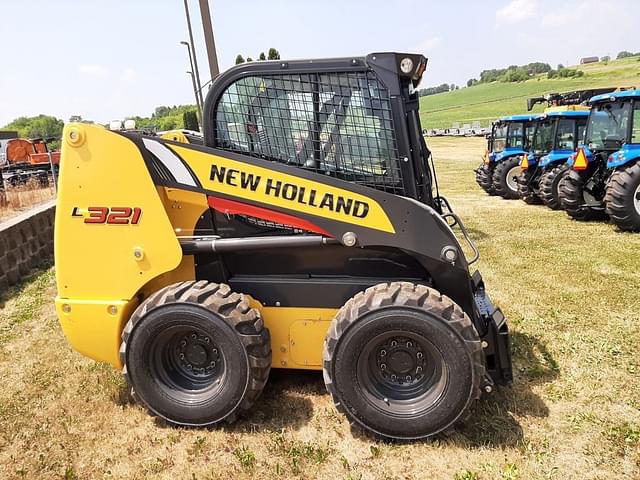 Image of New Holland L321 equipment image 2