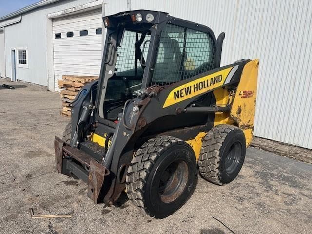 Image of New Holland L321 equipment image 1