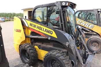 2023 New Holland L321 Equipment Image0