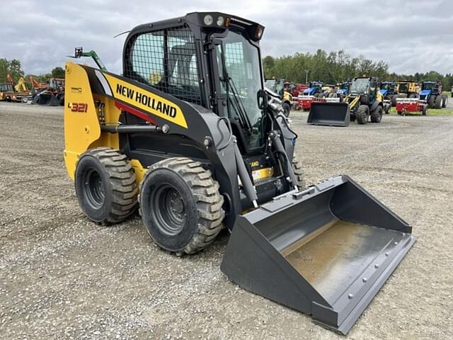 Image of New Holland L321 equipment image 1