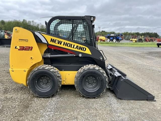 Image of New Holland L321 equipment image 3