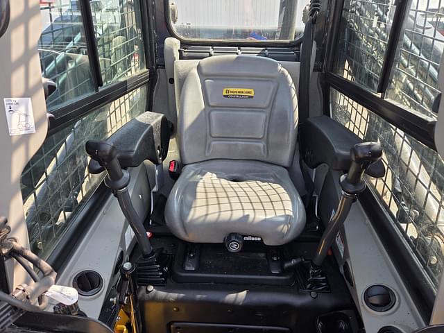 Image of New Holland L328 equipment image 4