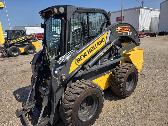 Image of New Holland L328 equipment image 3